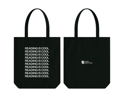 Tote-Bag Reading Is Cool
