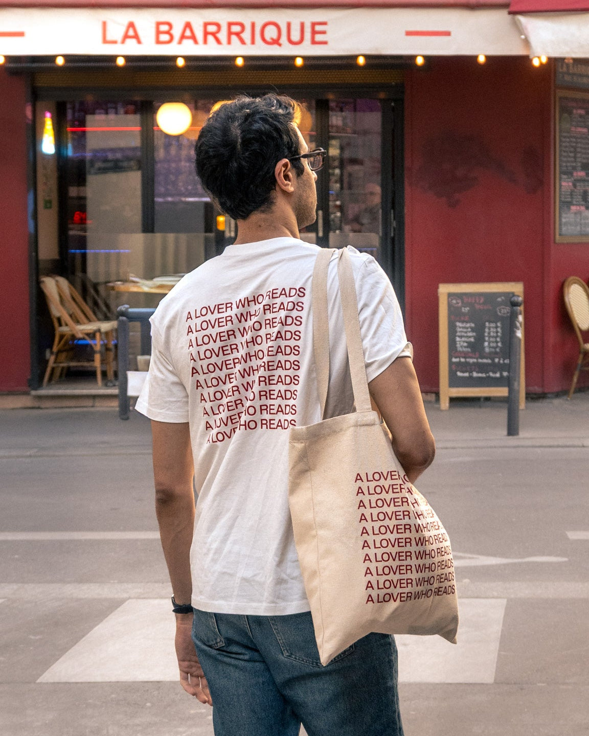 T-shirt - "A Lover Who Reads"